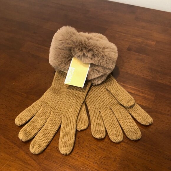 Michael Kors Faux Fur Dark Camel Gloves NWT - Picture 1 of 10